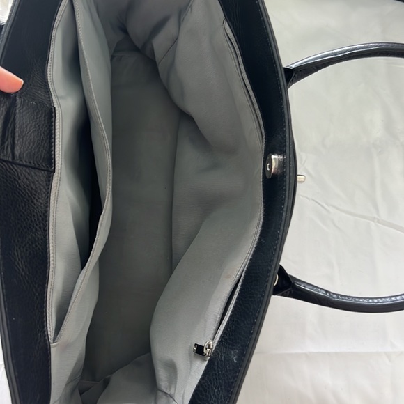 AUTHENTIC - Chanel black executive cerf tote medium. - Picture 5 of 16